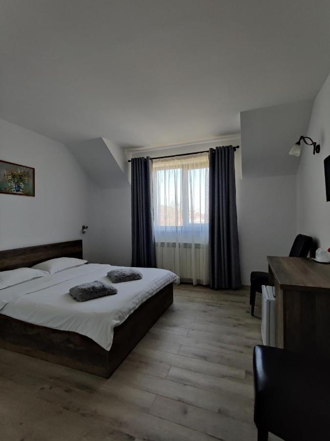 Pensiunea Roua Piatra Neamţ Exterior foto