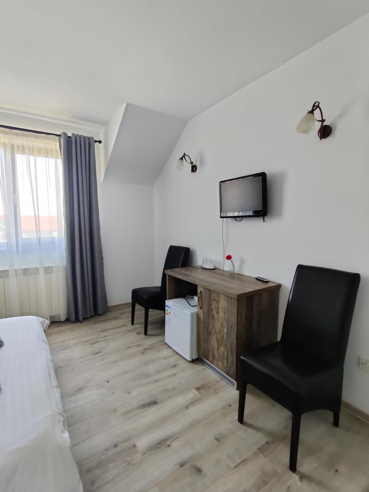 Pensiunea Roua Piatra Neamţ Exterior foto