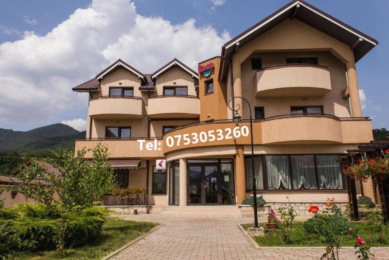 Pensiunea Roua Piatra Neamţ Exterior foto