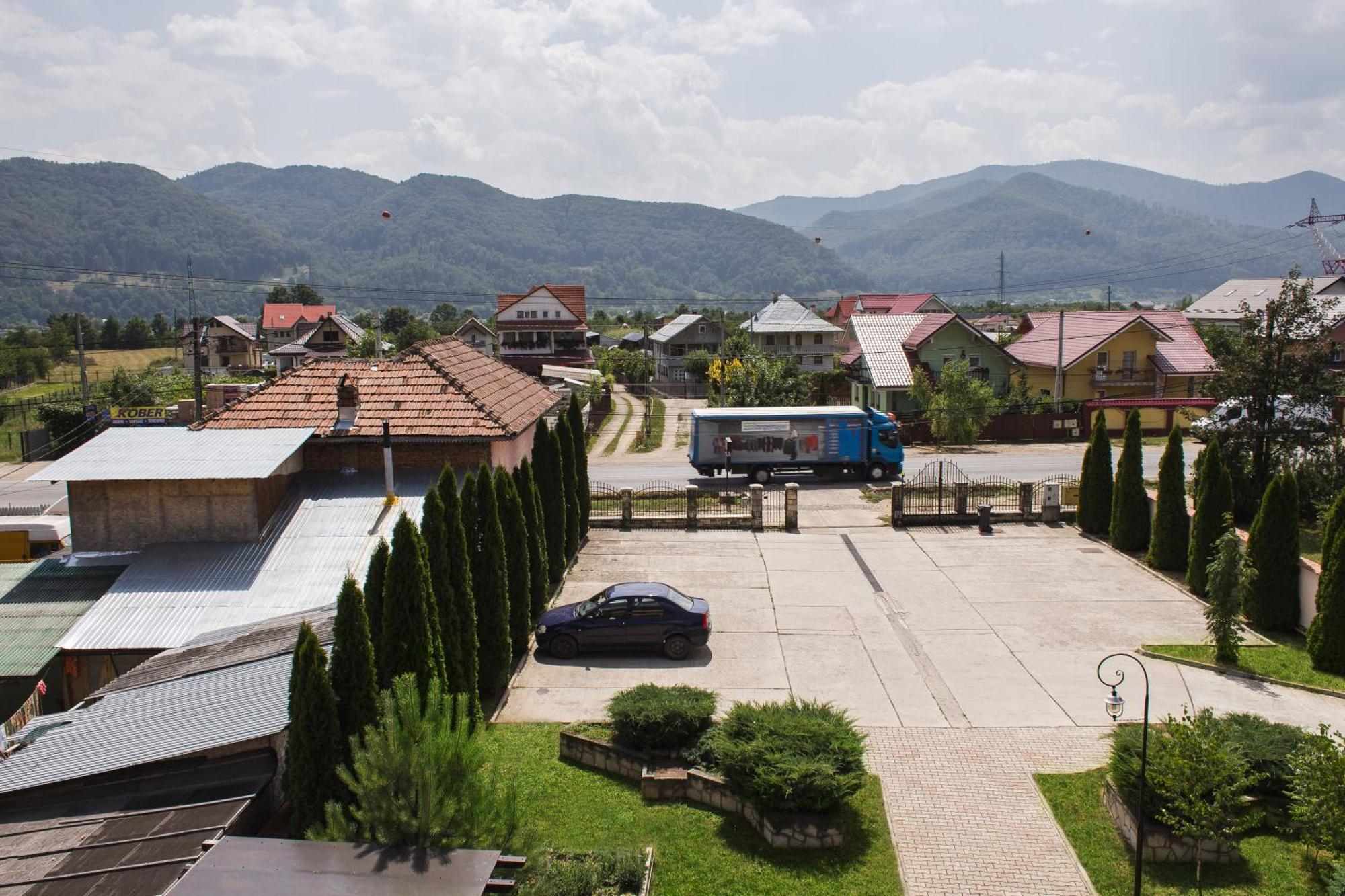 Pensiunea Roua Piatra Neamţ Exterior foto