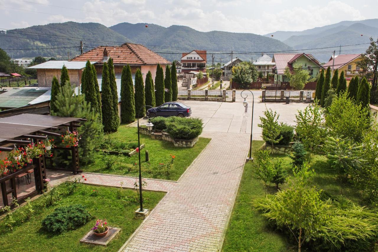 Pensiunea Roua Piatra Neamţ Exterior foto