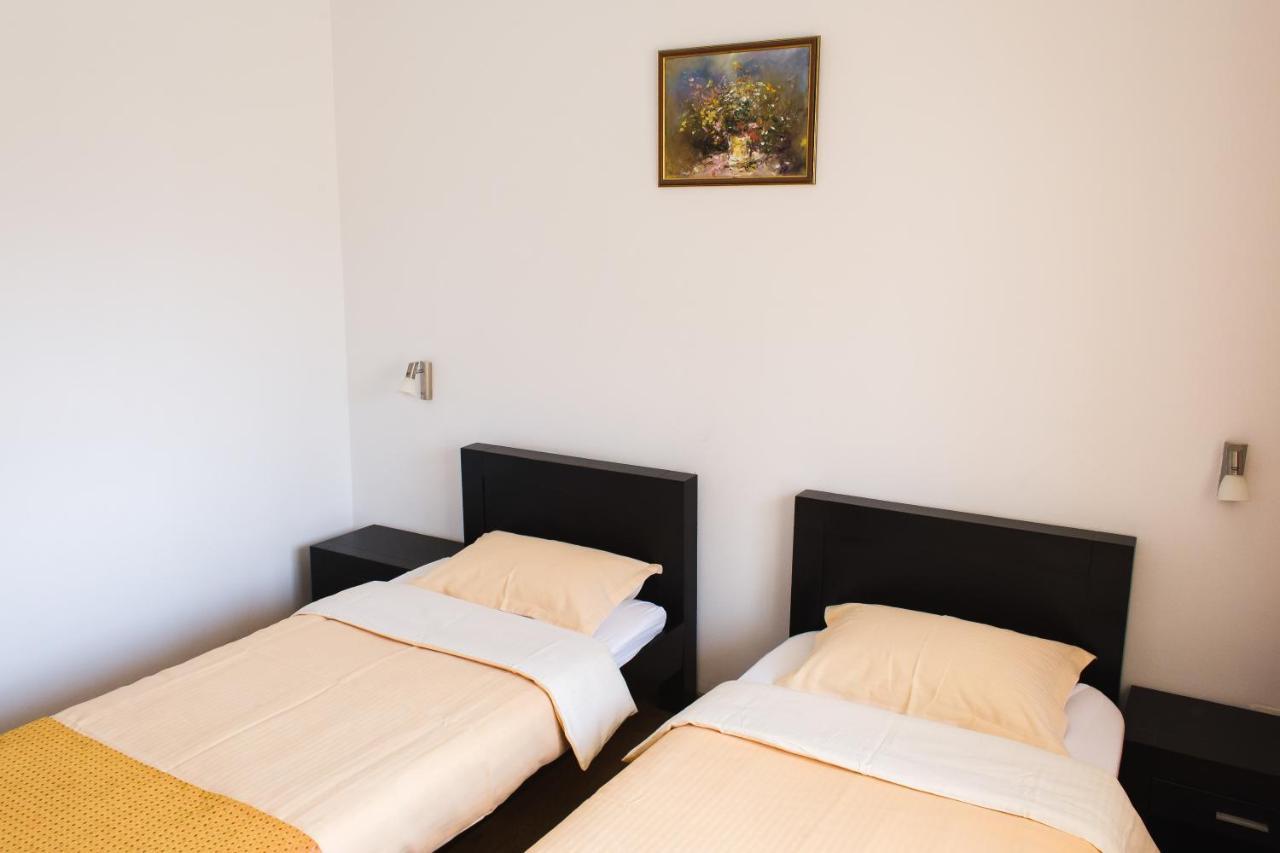 Pensiunea Roua Piatra Neamţ Exterior foto