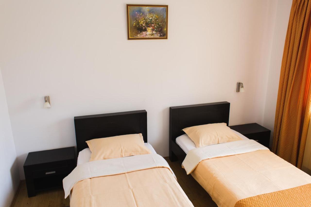 Pensiunea Roua Piatra Neamţ Exterior foto